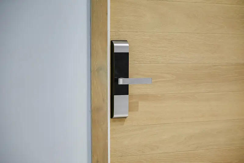 قفل هوشمند برای امنیت خانه