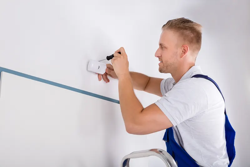 محل نصب چشمی دزدگیر در گوشه دیوارها یا کنج‌ها