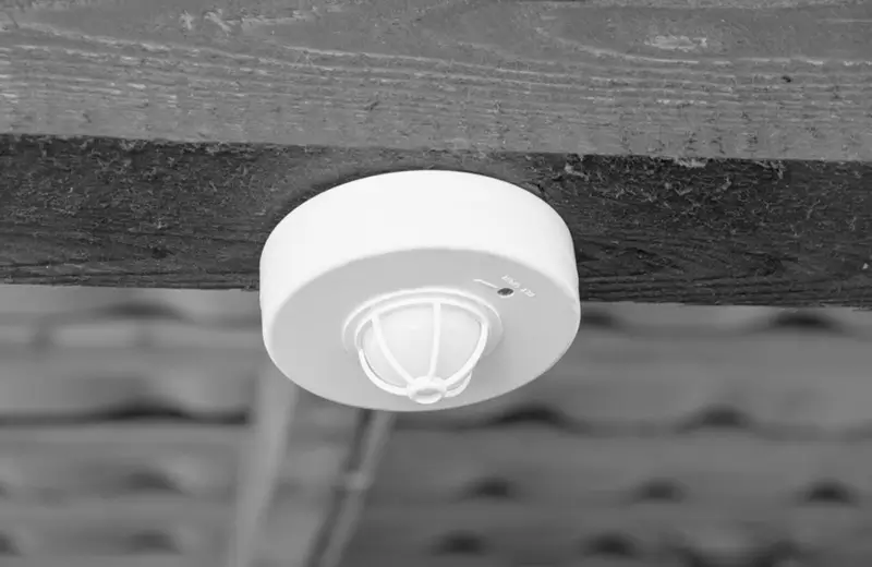 بهترین محل نصب چشمی دزدگیر اماکن برای بازدهی بهتر 3 محل نصب چشمی دزدگیر روی سقف